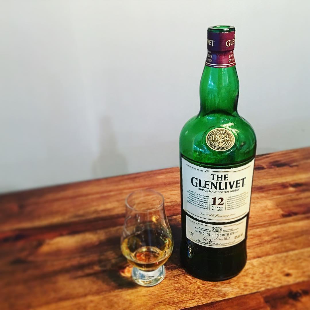 Tried some of The Glenlivet 12 this evening. Nose is heavy with brown sugar, molasses, and heat. Nice caramel and grape candy tastes, with a continuation of the grape in the finish. Interesting and nice with a pleasant burn. @theglenlivet_us #scotch #sınglemaltwhiskey #singlemaltscotch #sınglemaltscotchwhisky #whiskey #whisky #glenlivet #theglenlivet #theglenlivet12 #bowtiebarbecueco #bowtiesarecool
