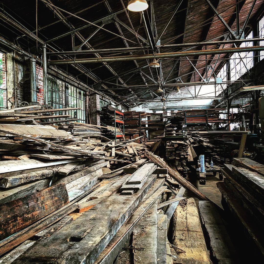 At The Southern Pine Co. today. These fine folks are going to be making our tables for the restaurant! They're gonna be fantastic. Don't forget we'll be at The Southern Pine Co. slinging some tacos at the Graveface Roadshow tomorrow night (6/8) from 7 to 10! @southernpinecompany @graveface_sav @graveface_recs #reclaimed #reclaimedwood #southernpine #heartpine #bowtiesarecool #bowtiebarbecueco #barbecue #bbq