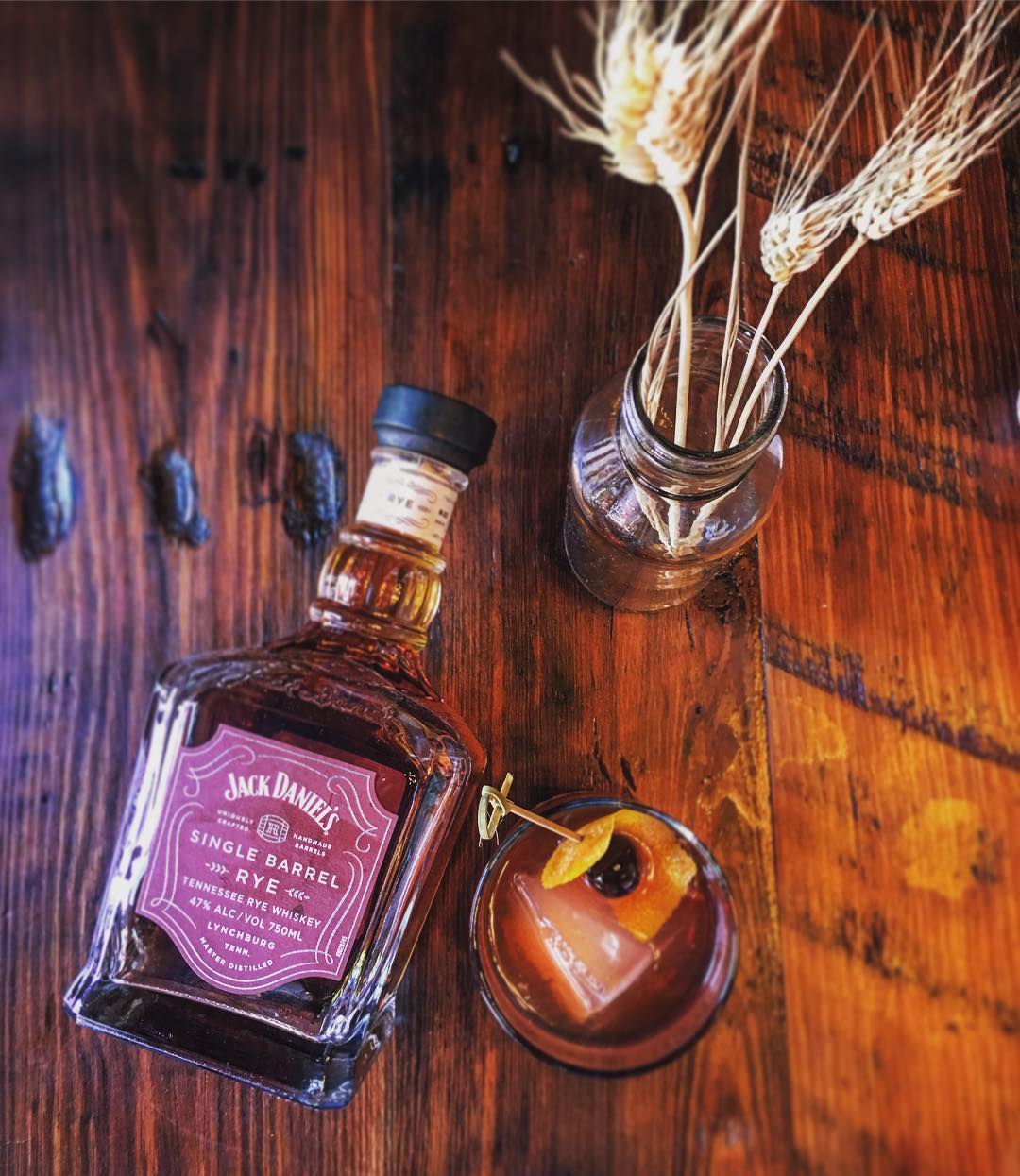 Jack Daniel’s Single Barrel Rye… pretty tasty old fashioned @savwhiskeysipper…